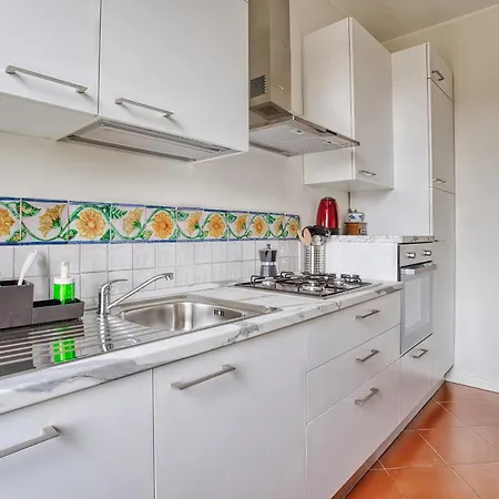 Balilla30; Spacious 2 Bedroom Next To Center Apartman